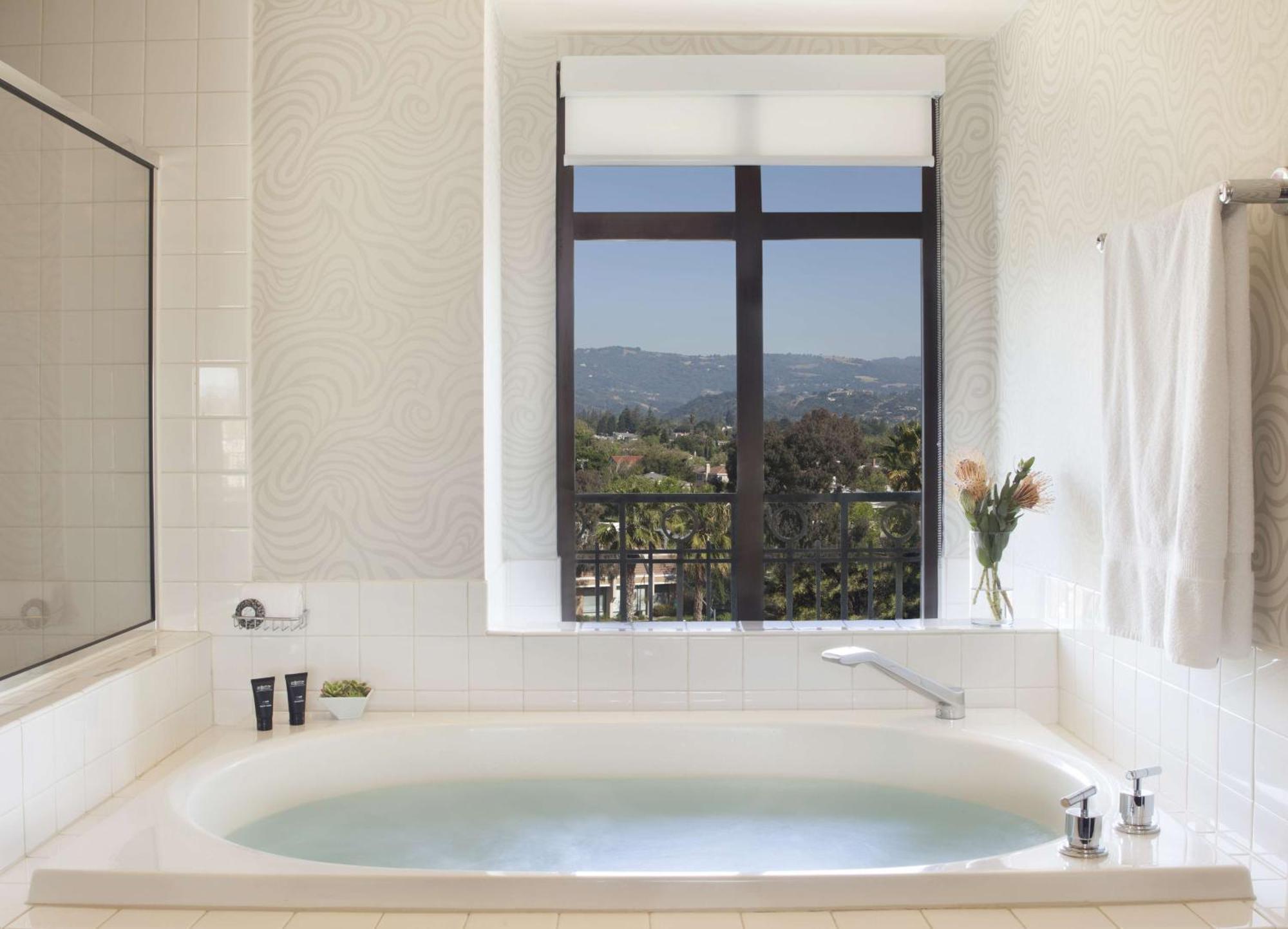 Juniper Hotel Cupertino, Curio Collection By Hilton Exterior foto