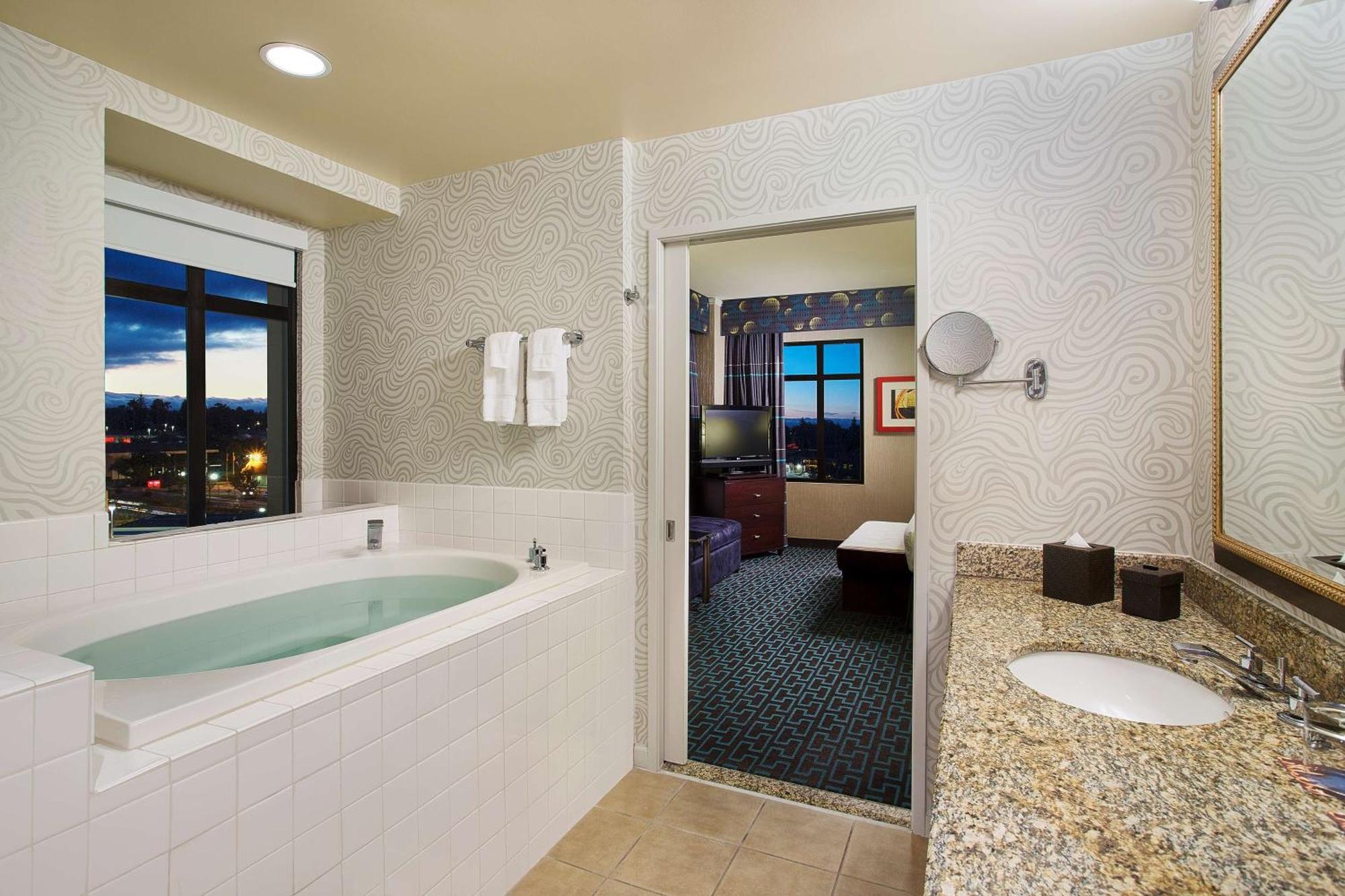 Juniper Hotel Cupertino, Curio Collection By Hilton Exterior foto